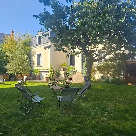 Дом отдыха Au Coeur De Tours, Familial Avec Jardin Au Calme, Parking *