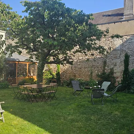 Дом отдыха Au Coeur De Tours, Familial Avec Jardin Au Calme, Parking