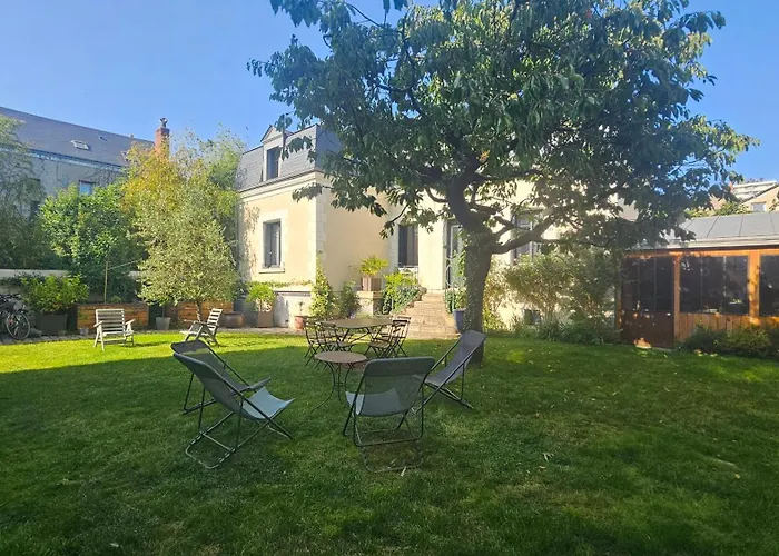 Будинок відпочинку Au Coeur De Tours, Familial Avec Jardin Au Calme, Parking *